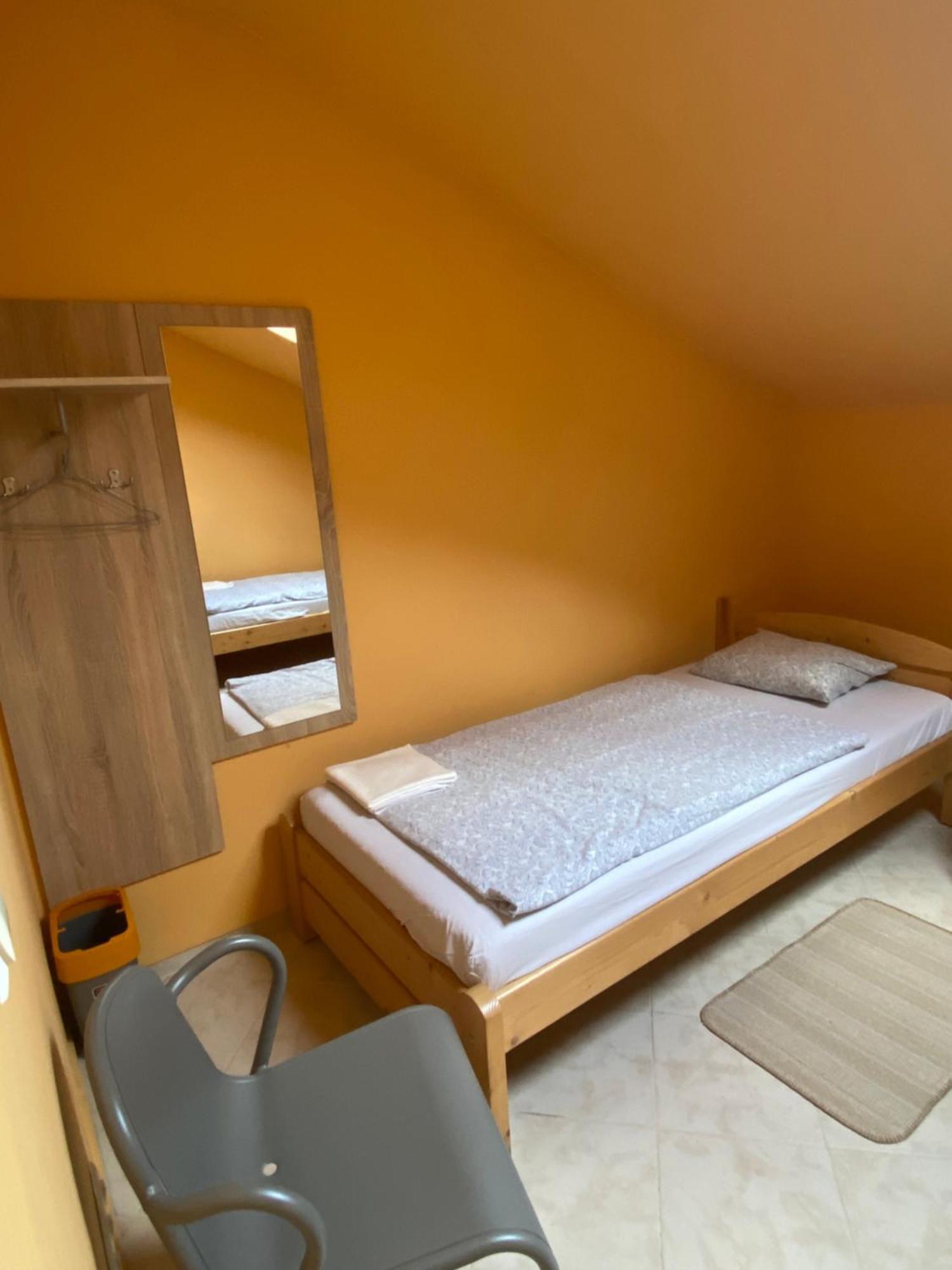 Art Inn Space Краков Экстерьер фото